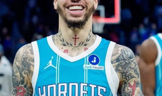 pg电子模拟器免费版-狂送29分，6连胜的“三少”，东部格局要变了