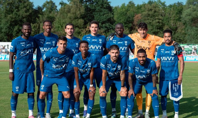 利雅得新月友谊赛3-2击败曼海姆，努涅斯连场破门