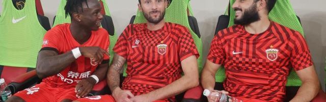 pg免费模拟器官网-平科乐不思蜀：家人8月搬到上海 年底要在海港夺冠